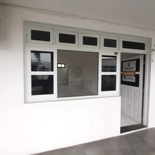 Sala comercia disponível para locação na Galeria Fronteira - Centro de Araranguá/SC.