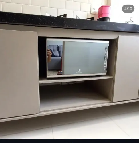 Venda Micro-ondas Electrolux 31L Inox Espelhado com Painel Integrado 220V semi novo