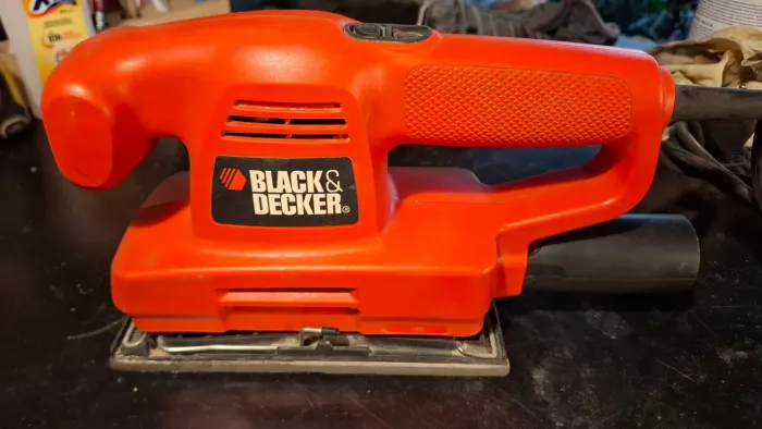 Lixadeira Orbital Black & Decker 220V CD400 B2