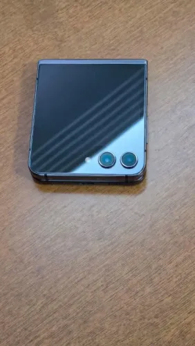 Samsung Galaxy Z Flip 5 - USADO