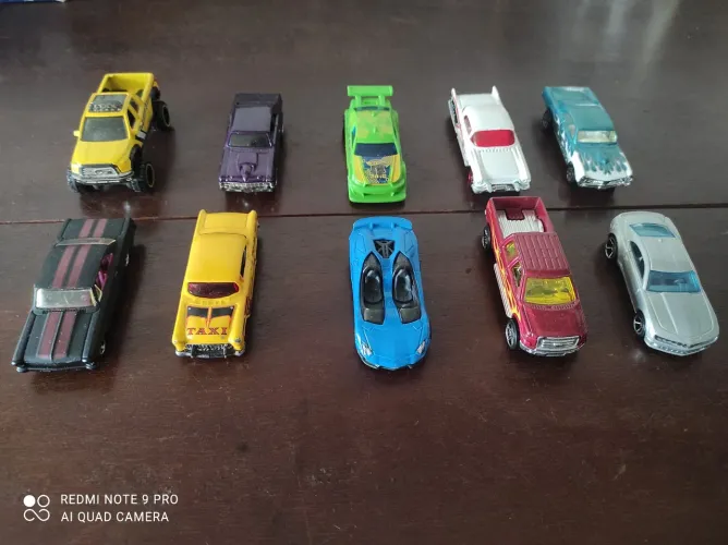 Conjunto Hot Wheels (R$25,00 cada)