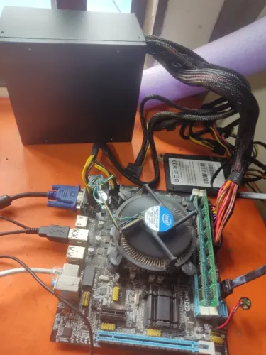 CPU I7 2600, 8 giga ddr3, placa mãe, SSD 128, hd 1 tera, fonte gamer semi nova