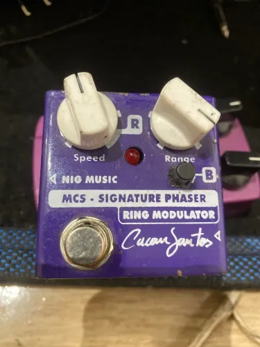 Pedal phaser signature cacau Santos mcs