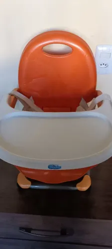 Cadeira de alimentação infantil