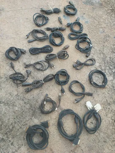 Lote de cabos de força, HDMI etc.