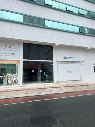 Loja comercial à venda no Centro de Balneário Camboriú!