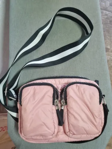 Bolsa Arezzo Giorno puffer rosa