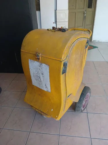 Carrinho de açaí em fibra