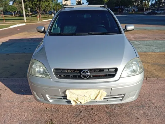 Chevrolet Corsa Sedan 1.8 MPFI 8V 102cv 4P 2003
