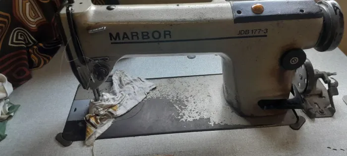 Maquina reta industrial