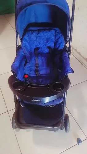 Carrinho de bebê Cosco