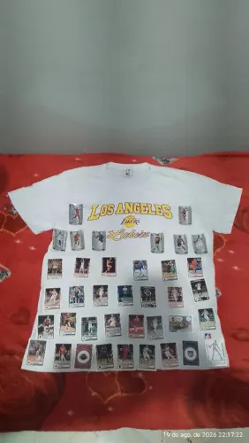Camiseta Los Angeles Lakers Tamanho: M grande e figurinhas colecionáveis da NBA PANINI