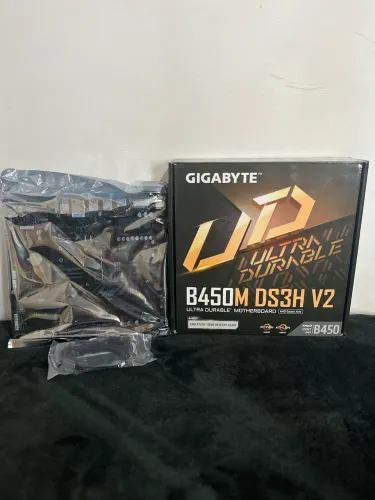 Placa-mãe Gigabyte B450M DS3H V2 - Nova, Lacrada de Fábrica