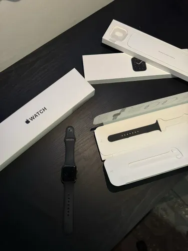 Apple Watch SE 40mm Preto Completo