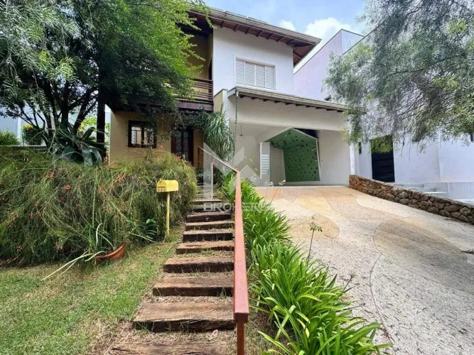 Casa à venda no Condomínio Recanto dos Paturis em Vinhedo - SP