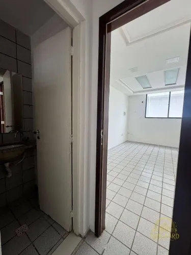 Sala Comercial de 33m² com Lavabo para Venda ou Locação em Tambaú