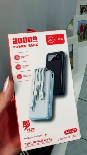 Power Bank 20.000mAh 3.1A com 4 Cabos e Display Digital