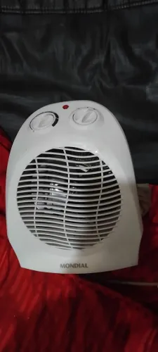 Aquecedor de Ar Mondial A-03 com Termostato para 12m²