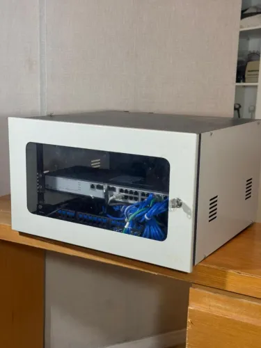 Rack de parede para Switch