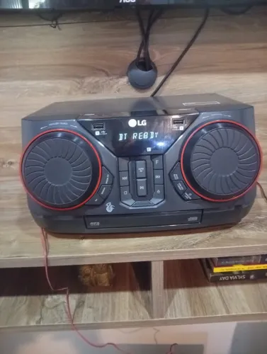Vendo mini system semi novo lg