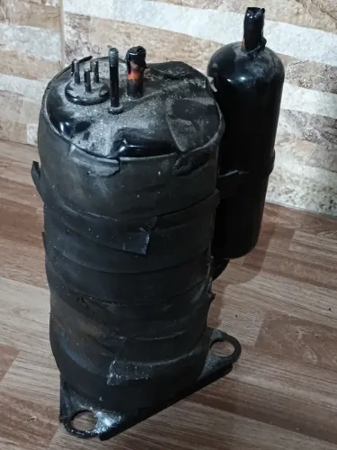 Vende-se 2 motores de ar condicionado