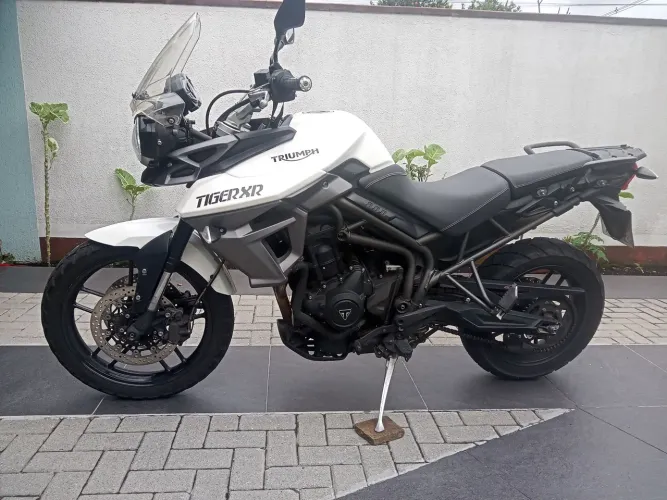 Disponível para venda AC troca