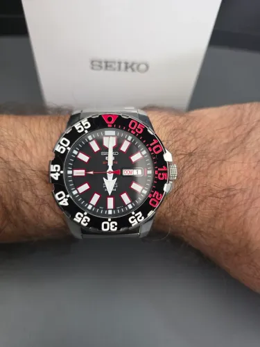 Relogio Seiko monster