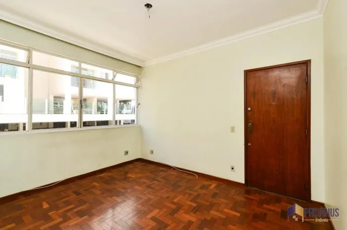 Apartamento amplo e arejado, no bairro Cidade Nova Apartamento amplo e arejado, localizado
