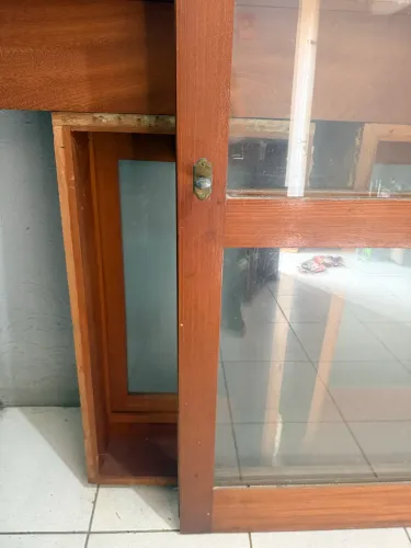 Vendo porta e 2janelas