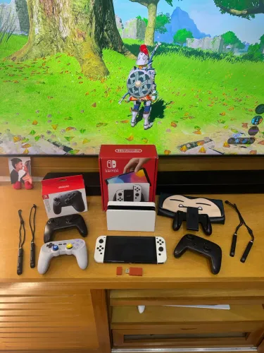 Nintendo Switch OLED Desbloqueado + 512GB + Controles e Acessórios