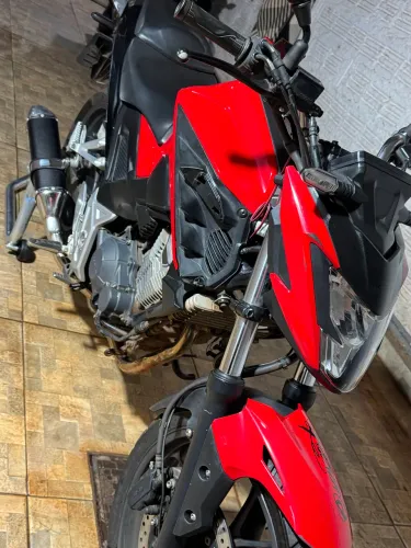 CB 300F twister c/ escape e módulo 