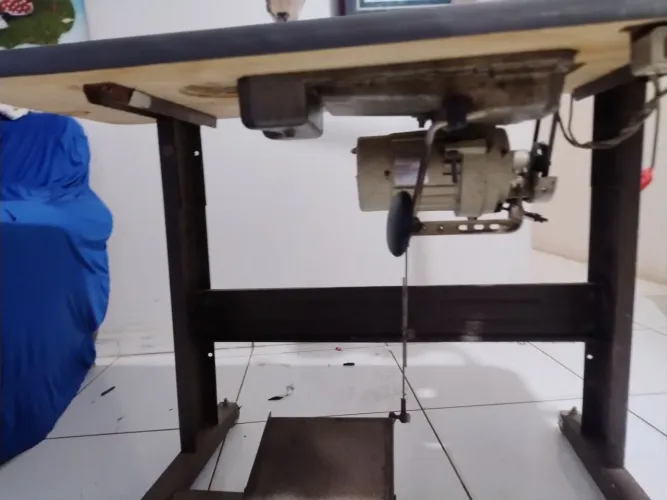 Máquina industrial de costura