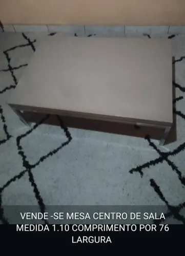 LINDA MESA CENTRO DE SALA COM ESTRUTURA DE METAL CROMADO 