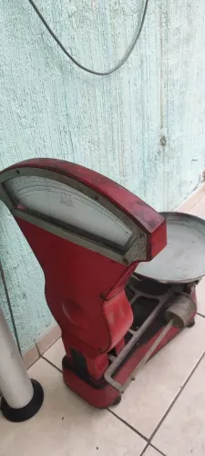 Vendo. Balança antiga Arja