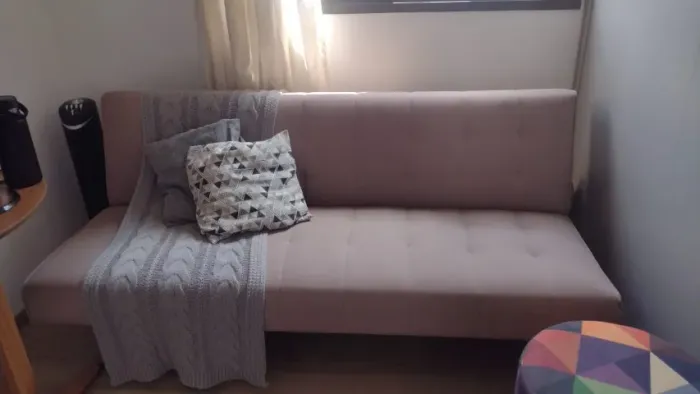 ? Sofá-cama confortável e moderno