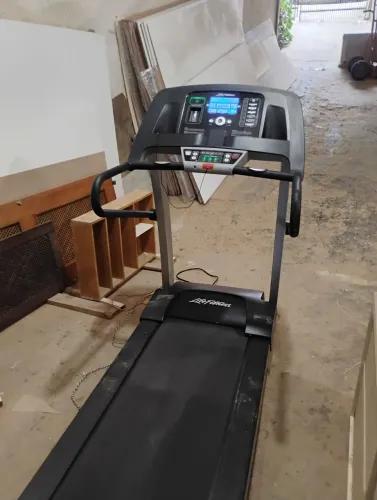Esteira life fitnes f1 smart funcionando