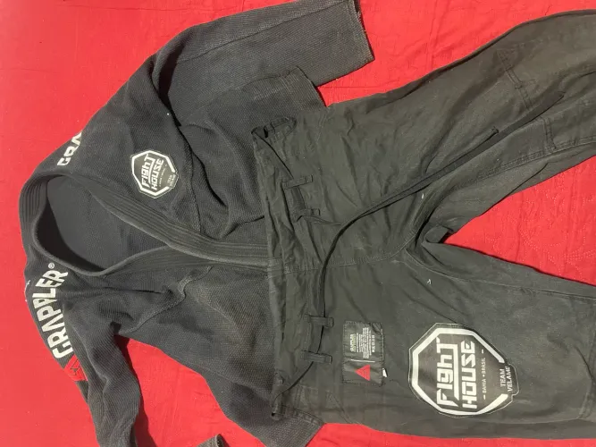 Kimono trançado A03, grappler com apenas 3 meses de uso