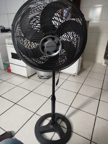 Ventilador semi novo
