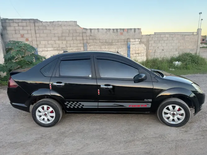 Ford Fiesta Sed. 1.6 8V Flex 4P 2005