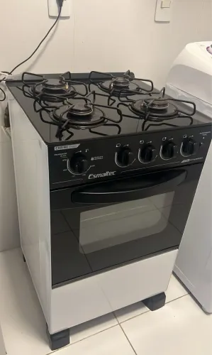 Vende-se fogão 4 bocas por 400