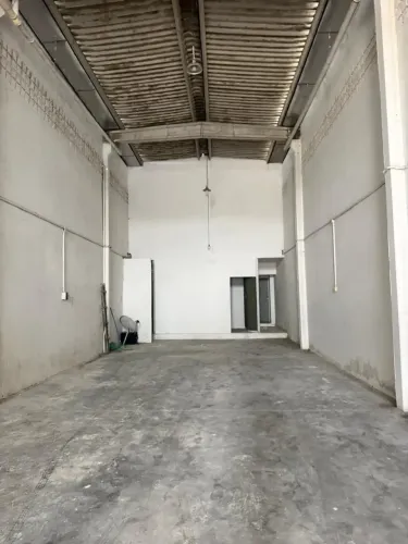 SN aluga galpão com 212 metros