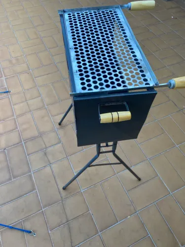 Churrasqueira nova com grelha - direto da fábrica