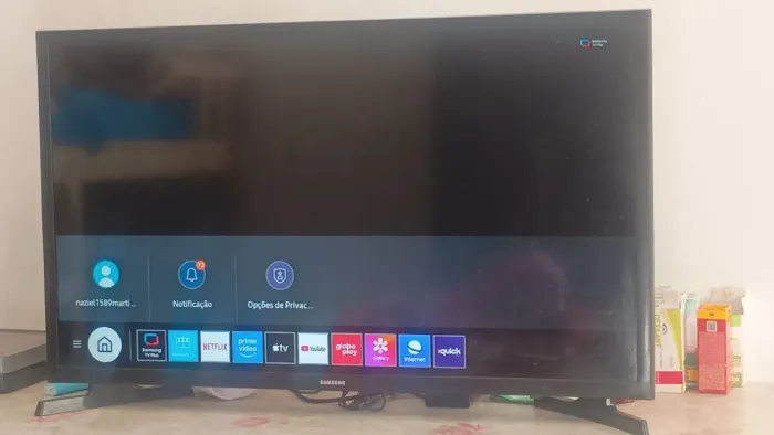 Vendo tv 32 polegadas zerada 4 meses de uso motivo da venda comprei uma maior.