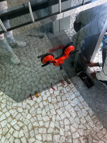 Vidraceiro Conserto Box Banheiro Porta e janela de Vidro em Londrina 