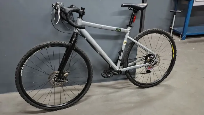 Bike Gravel aro 700 