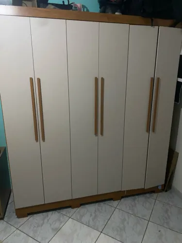 Vendo guarda roupa semi novo apenas 5 meses de uso
