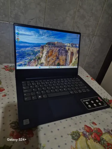 Notebook Lenovo Ultrafino core i5 Top 8gb ram DDR4 com NVMe SSD tudo ok!