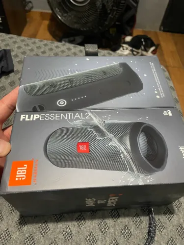 Caixa De Som Jbl Flip 2 Essential Portátil Bluetooth Ipx7 Cor cinza escuro 