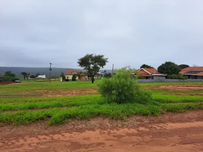 Lote de 450 m² em Riviera Santa Cristina XIII - Paranapanema - SP
