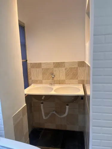 Alugo apartamento recém reformado
